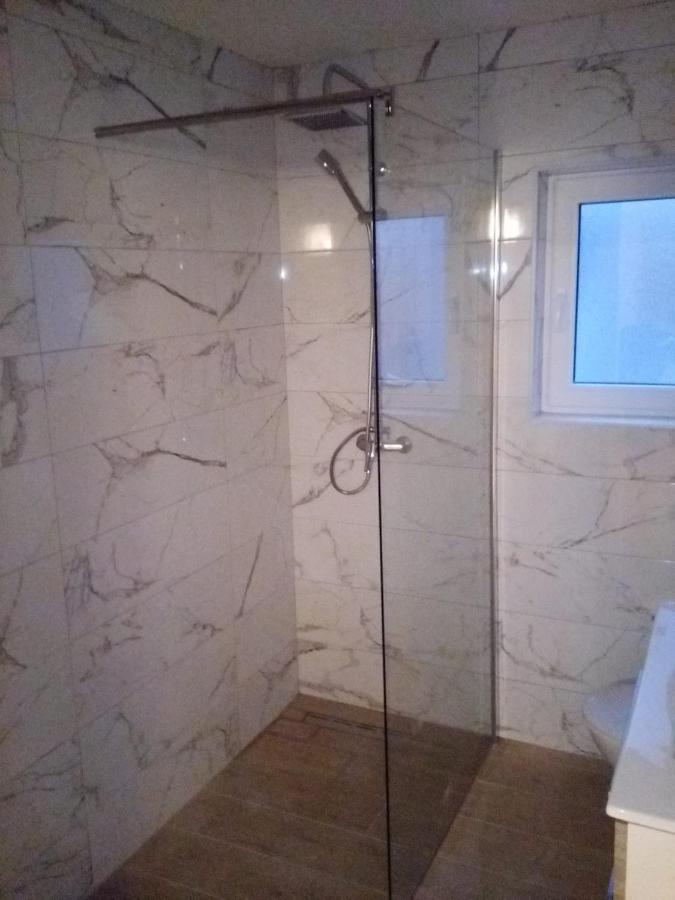 ויר Apartmani Mira מראה חיצוני תמונה