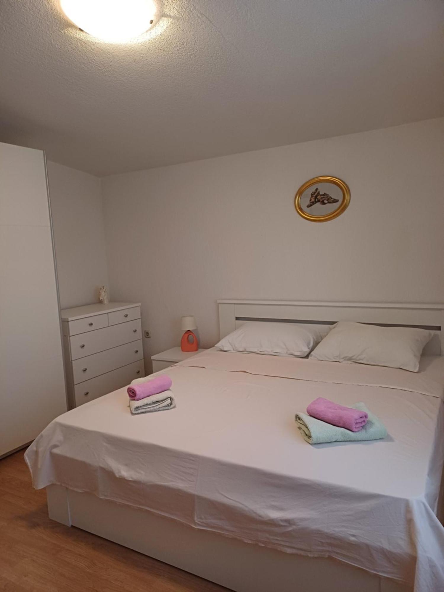 ויר Apartmani Mira מראה חיצוני תמונה