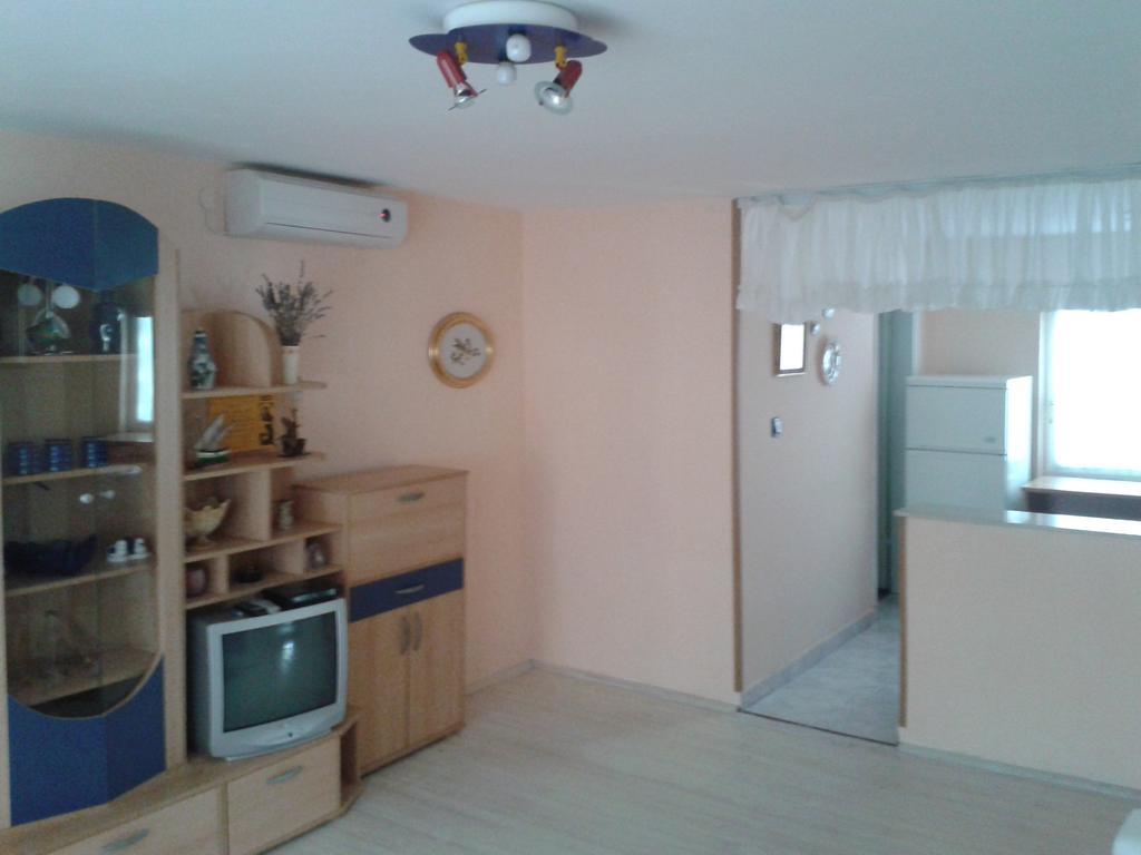 ויר Apartmani Mira מראה חיצוני תמונה